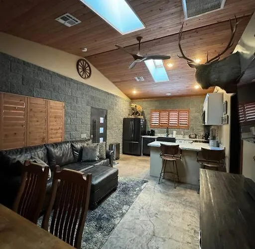 The Rustic Retreat - Cozy In The Pines! Close To The Polar Express, Grand Canyon & Bearizona Williams