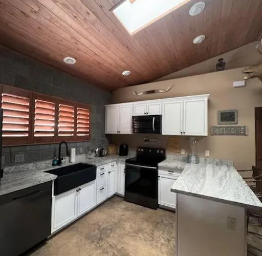 The Rustic Retreat - Cozy In The Pines! Close To The Polar Express, Grand Canyon & Bearizona Holiday home Williams