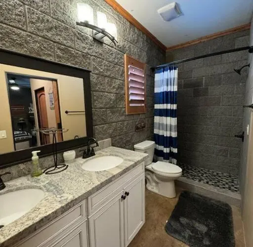 The Rustic Retreat - Cozy In The Pines! Close To The Polar Express, Grand Canyon & Bearizona *