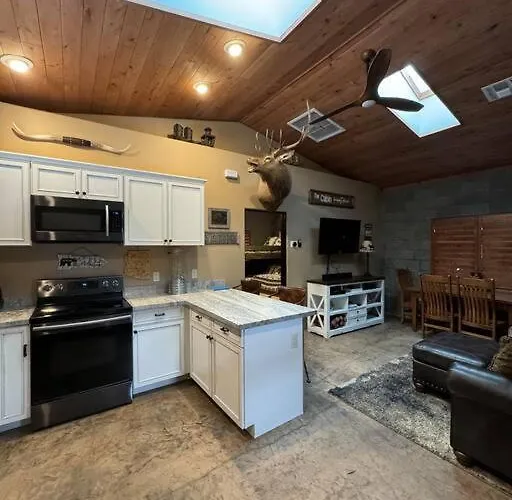 The Rustic Retreat - Cozy In The Pines! Close To The Polar Express, Grand Canyon & Bearizona