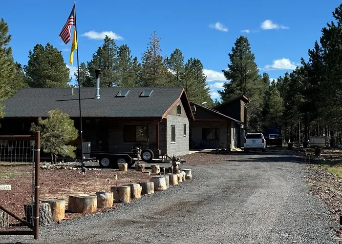 The Rustic Retreat - Cozy In The Pines! Close To The Polar Express, Grand Canyon & Bearizona Holiday home Williams