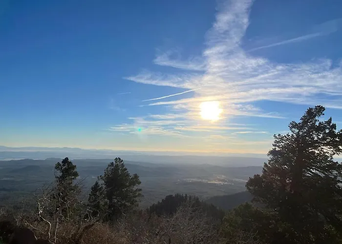 The Rustic Retreat - Cozy In The Pines! Close To The Polar Express, Grand Canyon & Bearizona *