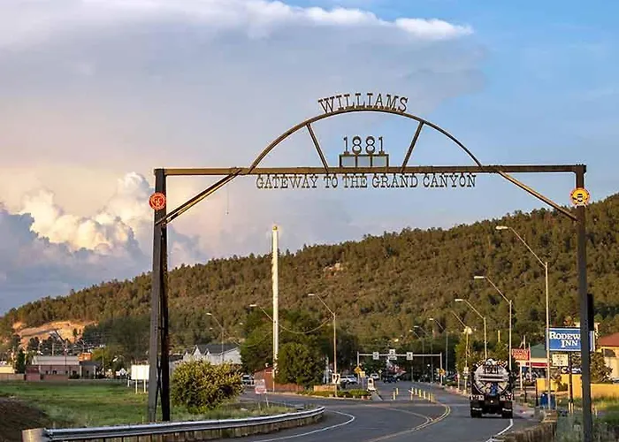 Holiday home The Rustic Retreat - Cozy In The Pines! Close To The Polar Express, Grand Canyon & Bearizona Williams